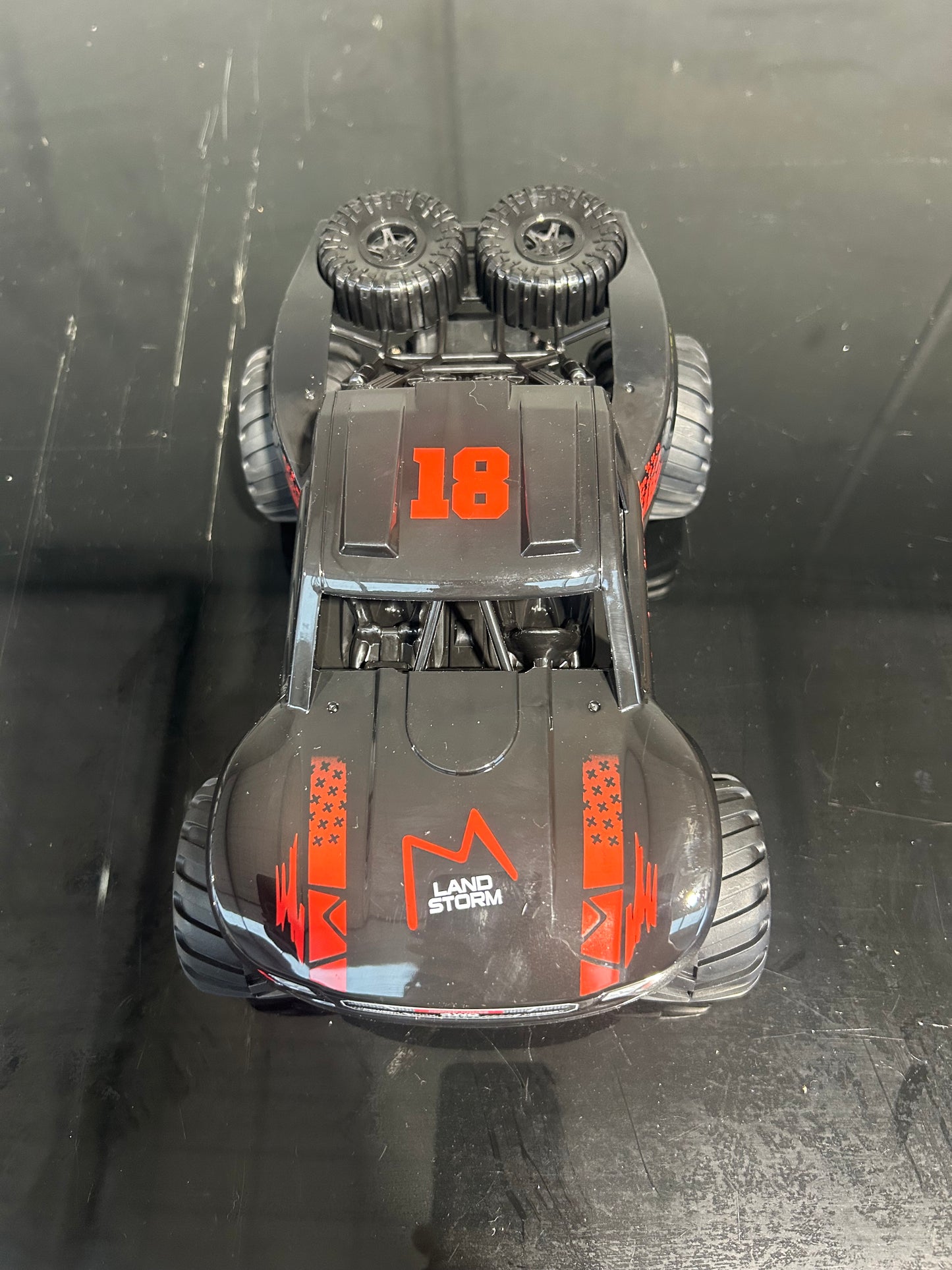 RC Amphibious Stunt Vehicle – Medium Size, All-Terrain & All-Water Fun!